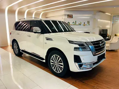 Nissan patrol model 2021 v8 platinium full option full service hostory original paint very clean car