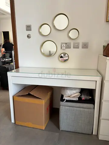 Dresser / desk with drawer