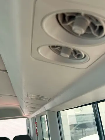 2025 Toyota COASTER — фото 10