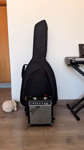 Squier Electric Guitar, Fender Electric Junior Amp with Carry Bag