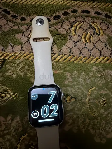 Apple watch series 4 , 44 mm in clean condition