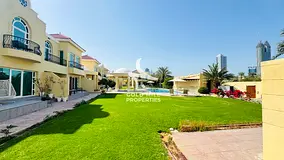 Luxury Fully Upgraded Villa with Pool &amp; Gym