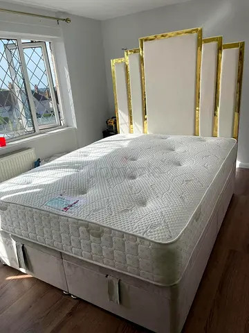 Elegant Bed with Stylish Headboard
