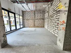 PRIME LOCATION // STREET VIEW // SHELL AND CORE