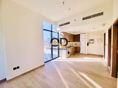 Corner unit // Partial lagoon // Glass window