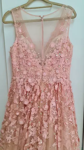 Evening gown / floral prom dress