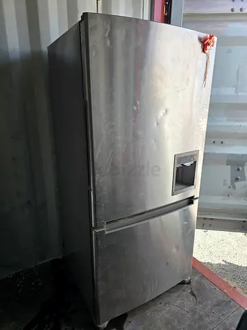 Samsung Refrigerator with Ice Dispenser