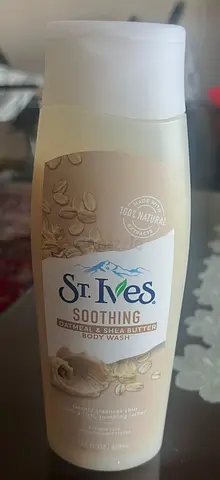 ST. Ives Soothing Oatmeal Shea Butter Body Wash