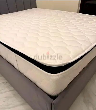 Brand New High Quality King size Memrifoam pocket spring pillow top soft comfortable mattress