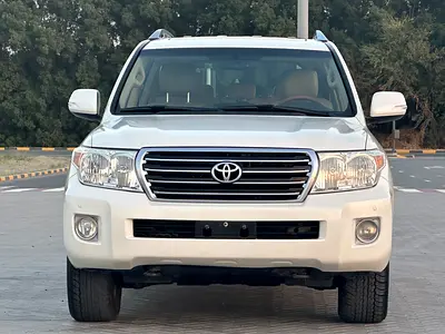 MODEL 2015 GCC CAR PERFECT CONDITION INSIDE AND OUTSIDE 60 years