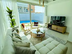 Ready To Move In l Upgraded l Freehold Area