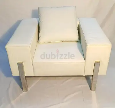 Stylish White Armchair with Cushion