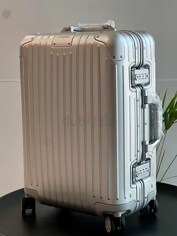 Aluminum suitcase