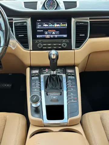 2018 Porsche MACAN — миниатюра 13