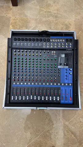 Yamaha Mixer MG16XU with flight case- Excellent Condition