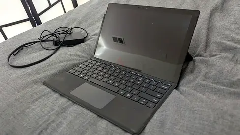 Microsoft Surface Pro 7 (Black) + PEN + Keyboard + Charger - Core i7