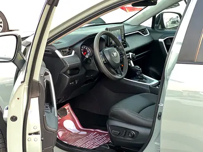 صورة 10 لـ 2021 Toyota RAV 4