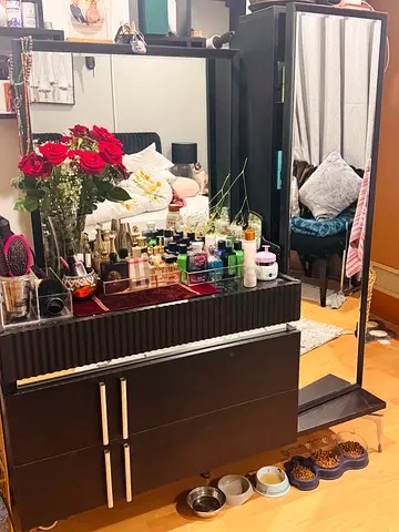 Dressing table