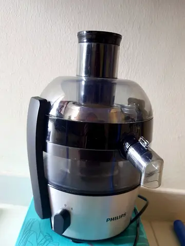 Philips juicer with box