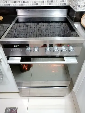 Fisher paykel full electric ceramic cooker 60x60cm