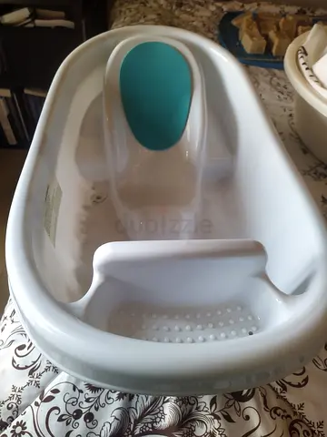 Ergonomic Baby Bath Tub for Comfortable Bathing