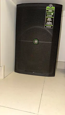 Powerful loudspeaker x(4) 15 inch 1400 W