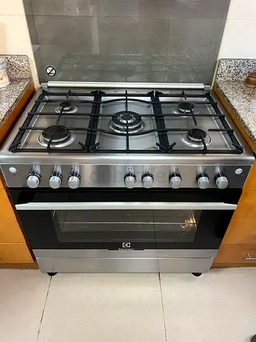 Electrolux 90x60cm Freestanding Cooker, Full Gas Cooking Range with 5 Burners, Cast iron pan support