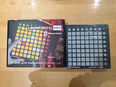 NOVATION LAUNCHPAD MINI MK2 NOVLPD08 ABLETON LIVE LITE FS0941-01 MINT IN BOX