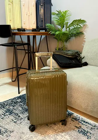 Suitcase Essential carry on