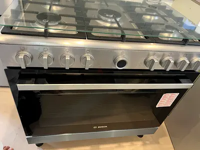 Bosch Freestanding Cooking range 90cm