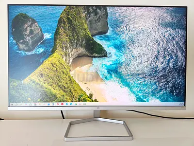 HP M27f Full HD 27 IPS LCD Monitor + HDMI Cable