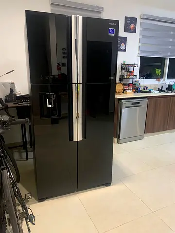 Hitachi 4 door black fridge excellent condition 760 Liters
