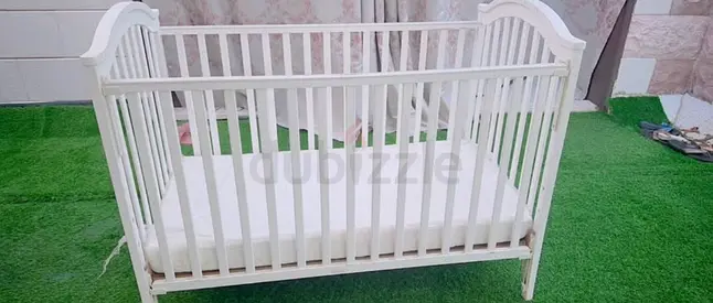 baby toddler bed (juniors brand )
