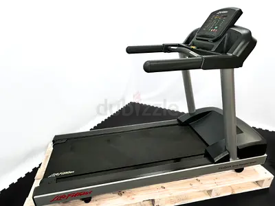 Life Fitness Treadmill Activate Series