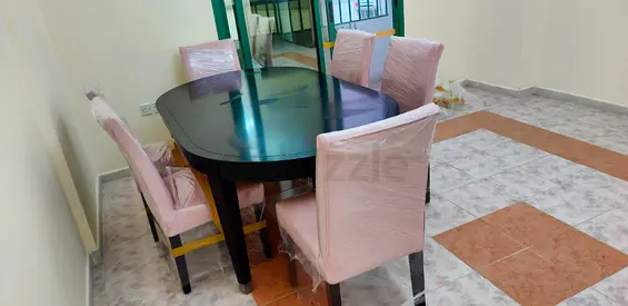 Dinning table oval shape with 6 chair