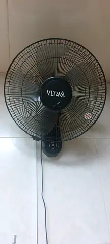 Wall Mount Fan in Excellent Condition