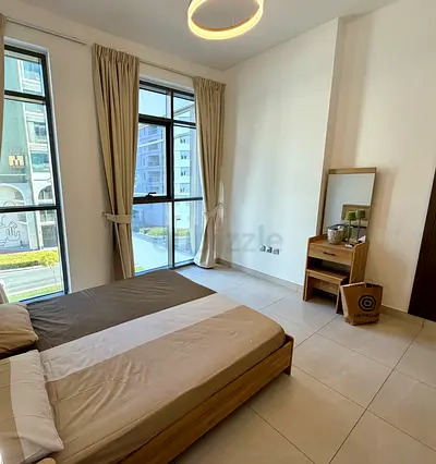Spacious Master Bedroom For Rent