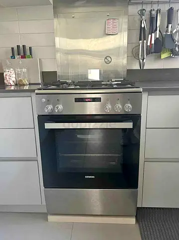 Siemens Latest model Gas cooker 60 by 60cm