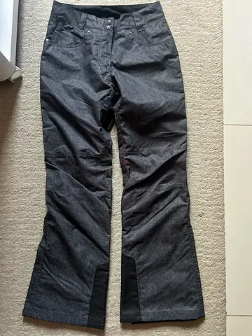Women snow pants. New.