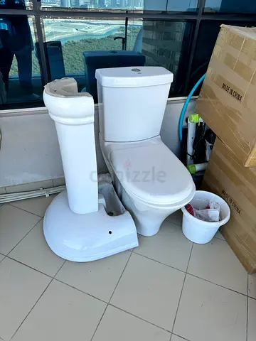 Toilet Set and wash bin for Sale