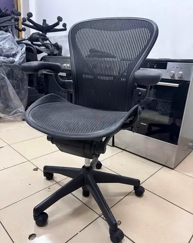 Herman miller Aeron size C fully loaded