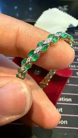 natural emerald tennis bracelet with diamonds 18k gold