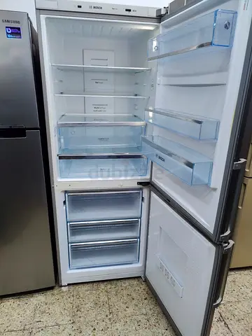 Bosch Stainless Steel Refrigerator bottom freezer with timer easy set tempatu - Spacious  Efficient