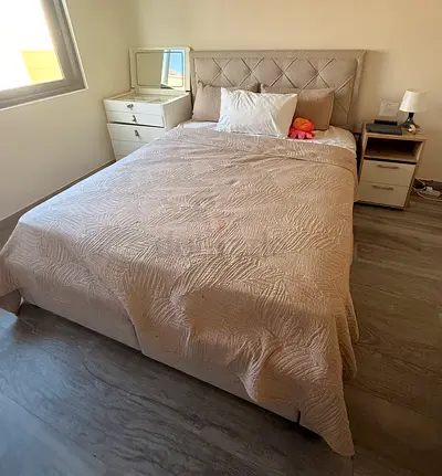 Queen size bed with storage and mattress
