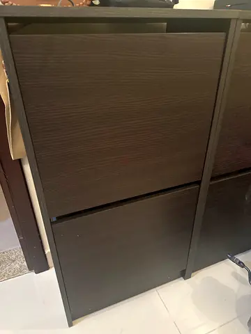 Shoe cabinet