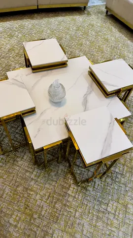 TABLE WITH FOUR SMALL TABLE