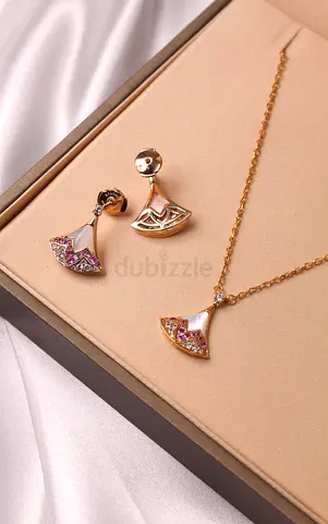 Bvlgari Divas Dream necklace