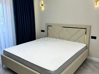 Stylish Queen Size Bed with Modern Design