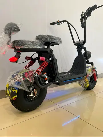 MEDIUM HARLEY E SCOOTER POWERFUL E BIKE