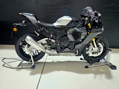 1/6 Yamaha R1 Diecast Alloy Simulation Model